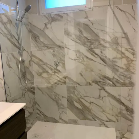 Sweet De Rossi Apartman